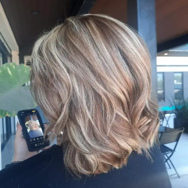 Balayage rubio en corte bob