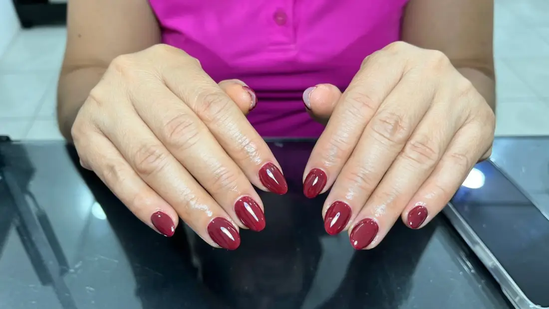 Uñas rojas esculpidas en TRENDinn, Mayorazgo